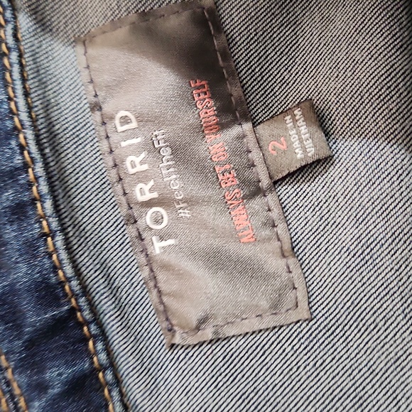 Torrid Jean Jacket size 2 - Picture 2 of 6